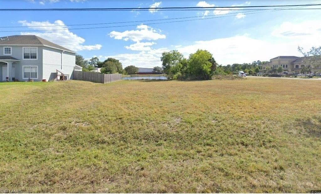 238 NE 4th ST CAPE CORAL, FL 33909
