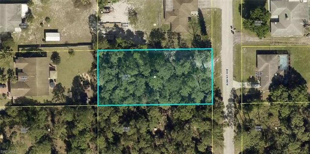 317 Robert AVE LEHIGH ACRES, FL 33936
