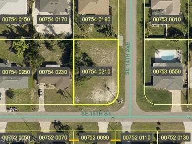 1319 SE 15th ST CAPE CORAL, FL 33990