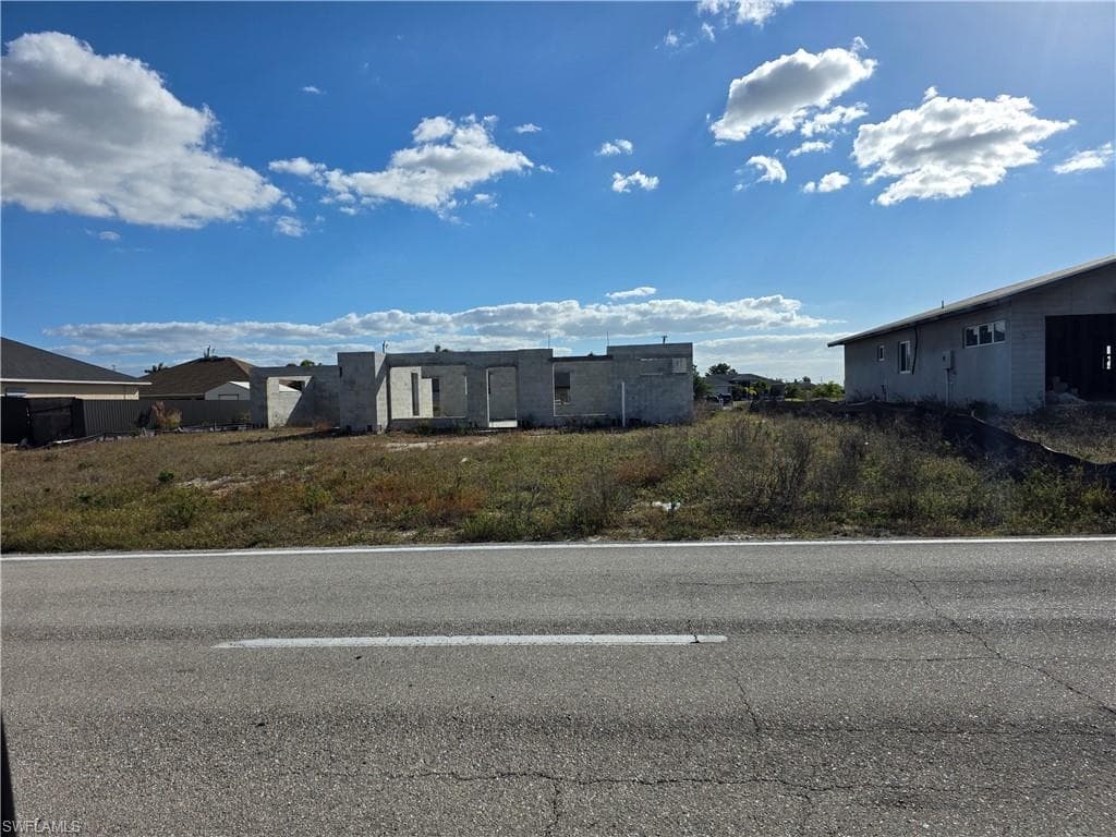 2908 Embers PKWY W CAPE CORAL, FL 33993