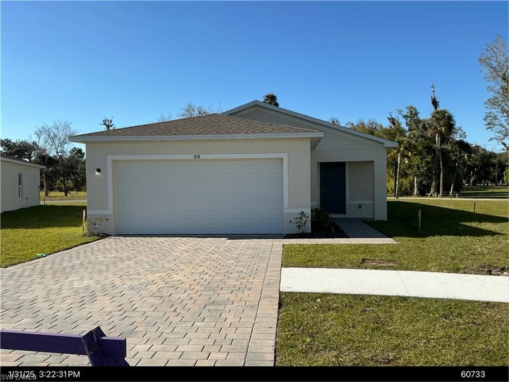 858 Friendship CIR LABELLE, FL 33935