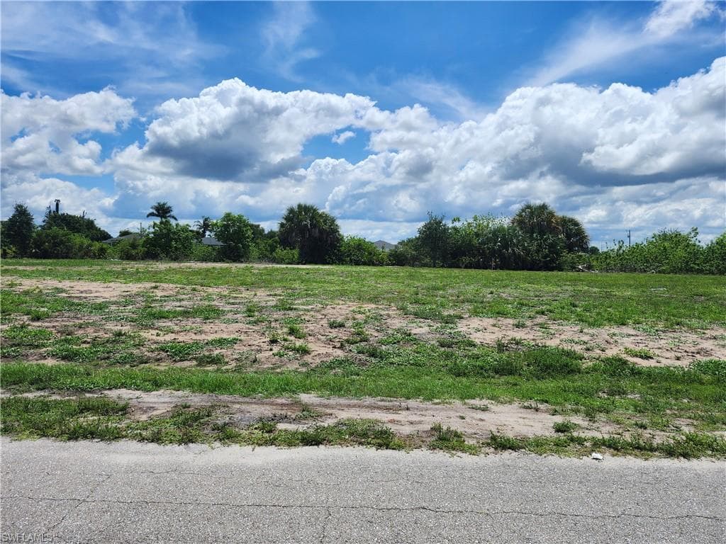 909 NW 12th PL CAPE CORAL, FL 33993